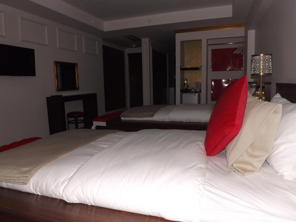 The Gala Palace Suits Hotel Kars Room photo